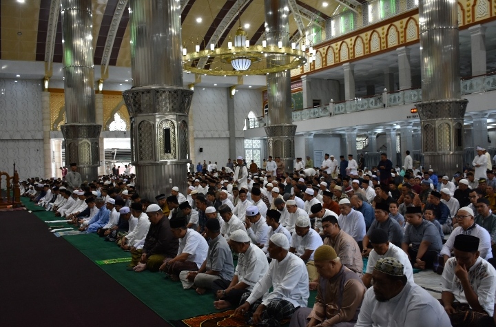 Pemko Langsa Dan Masyarakat Sholat Idul Adha 1445 H/ 2024 M Di Masjid ...